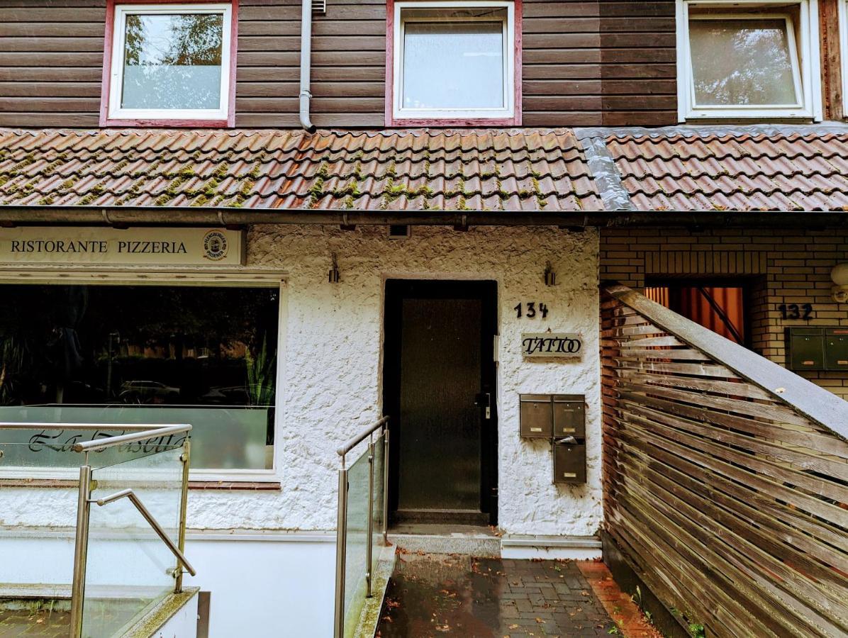 Have-a-nice-stay - Nahe Der U-bahn Nach Hamburg - 1 Minute Entfernt - Baecker & Restaurants 500m - Lidl 800m - Zentrum 1,5km Apartment