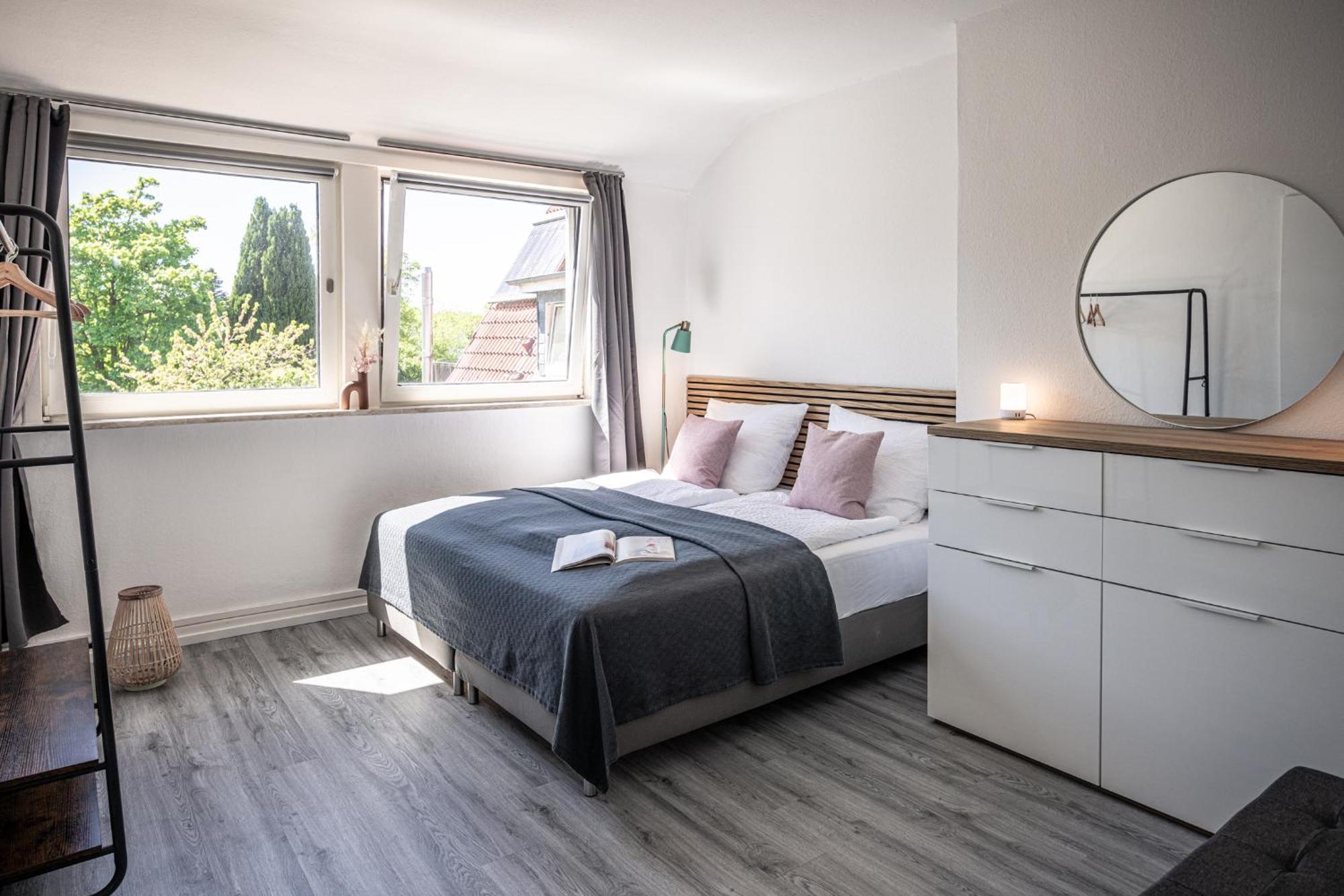 Apartment Have-a-nice-stay - Nahe Der U-bahn Nach Hamburg - 1 Minute Entfernt - Baecker & Restaurants 500m - Lidl 800m - Zentrum 1,5km Ahrensburg